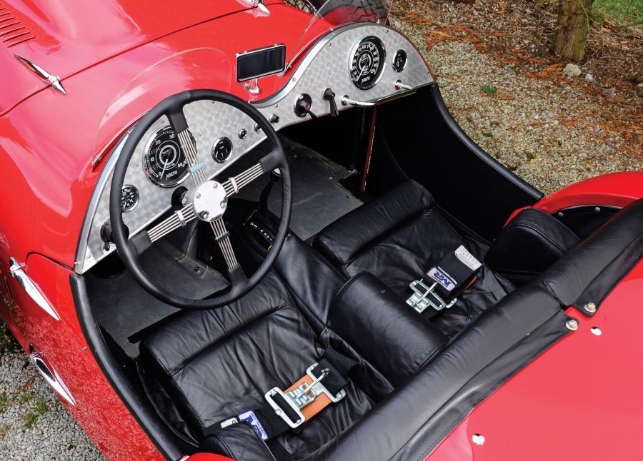 Интерьер Allard J2 Roadster 1950 года  (фото 19 из 34)